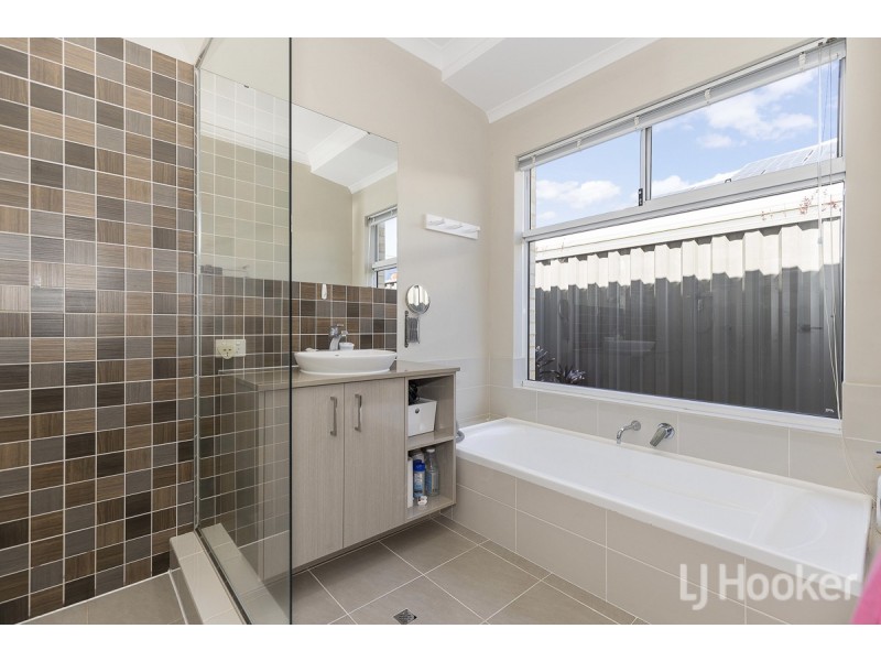 24 Silas Parade, Alkimos WA 6038