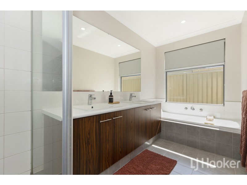 6 Carmine Street, Eglinton WA 6034