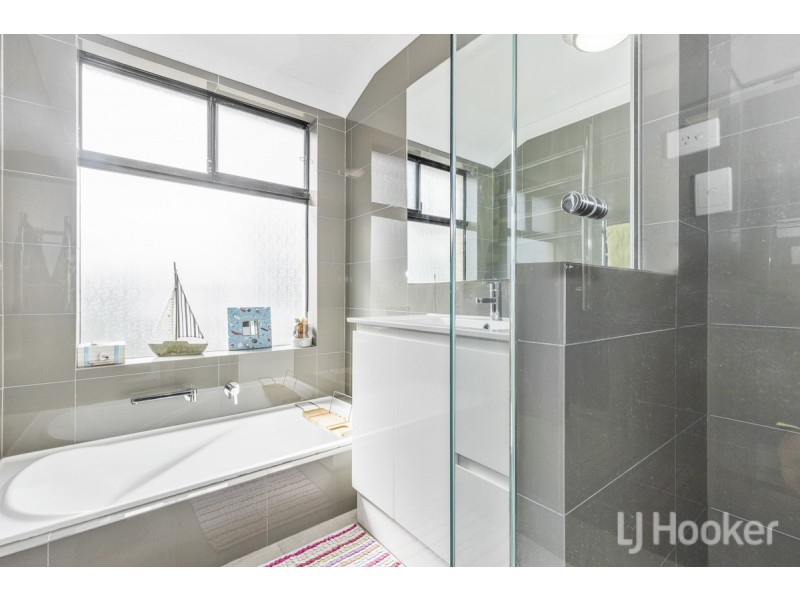 19 Newquay Close, Yanchep WA 6035