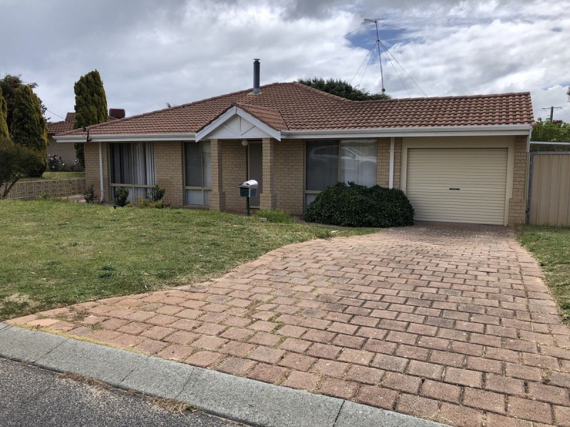 9 Caley Place, Two Rocks WA 6037