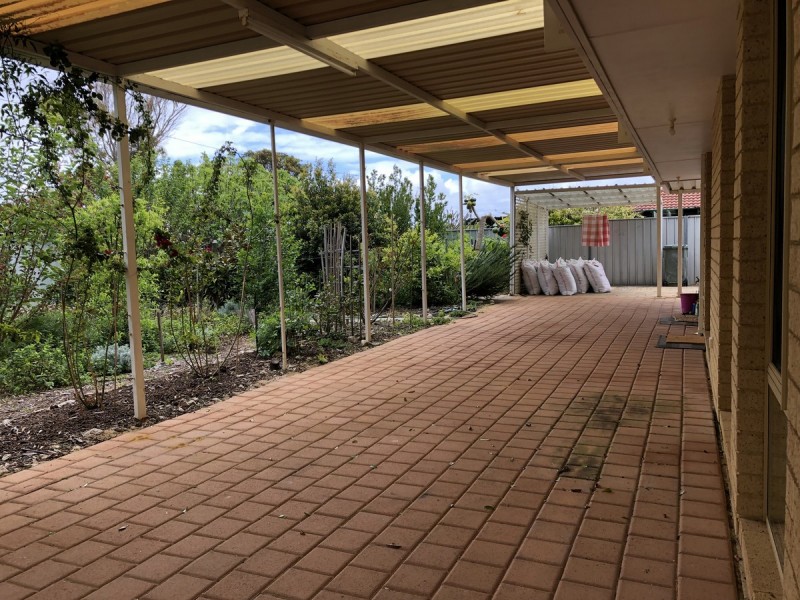 9 Caley Place, Two Rocks WA 6037