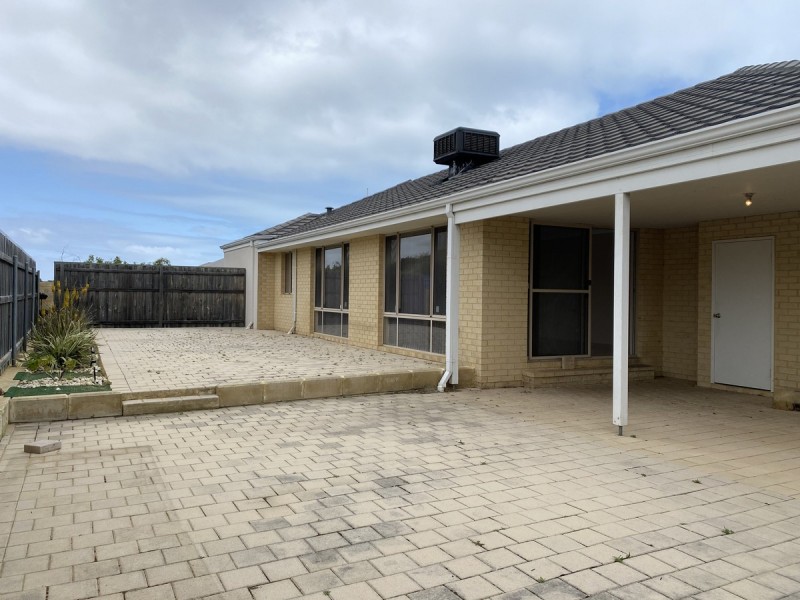 137 Lindsay Beach Boulevard, Yanchep WA 6035