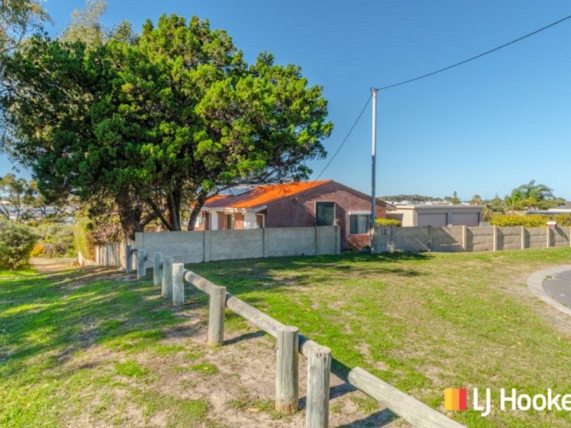 12 Evans Place, Two Rocks WA 6037