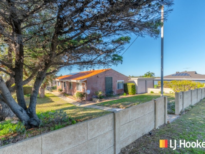 12 Evans Place, Two Rocks WA 6037