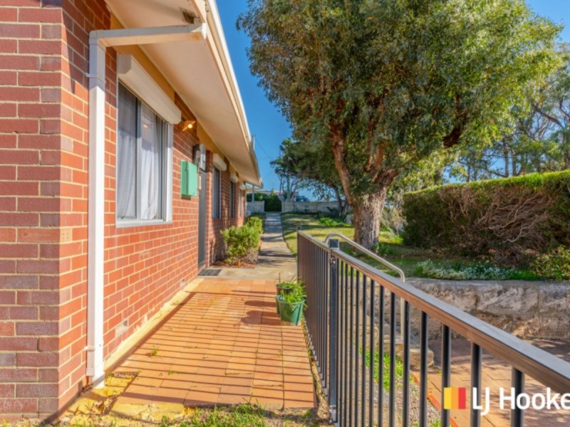 12 Evans Place, Two Rocks WA 6037