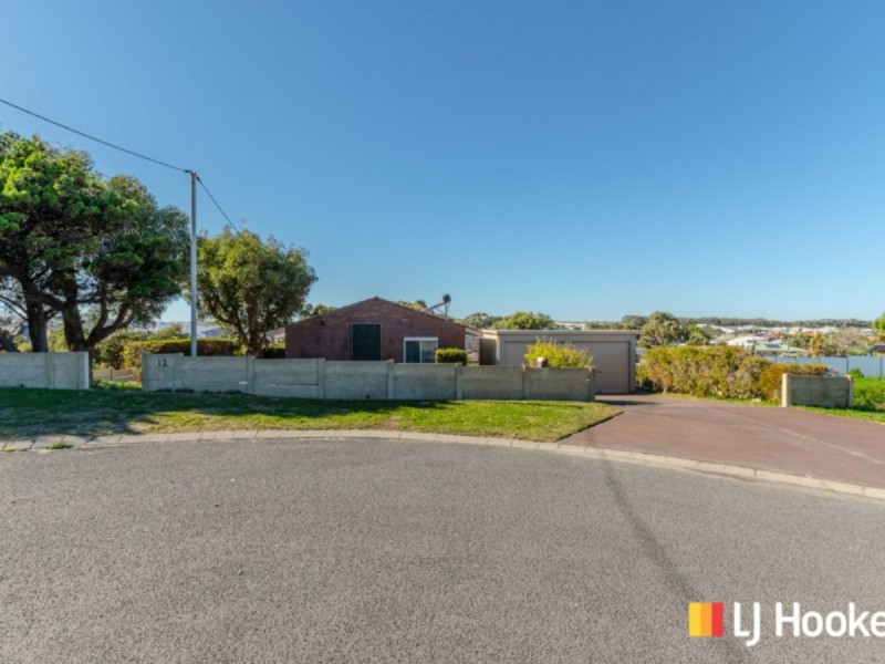 12 Evans Place, Two Rocks WA 6037