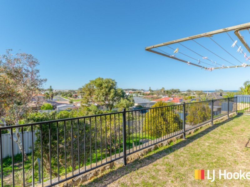 12 Evans Place, Two Rocks WA 6037