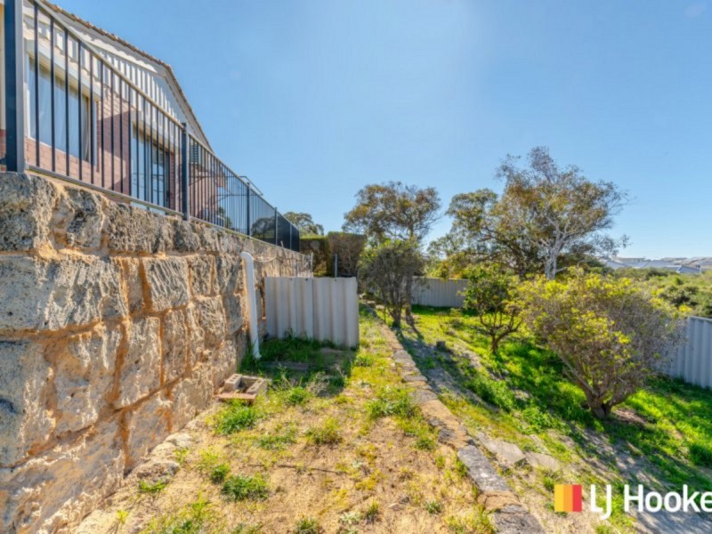 12 Evans Place, Two Rocks WA 6037