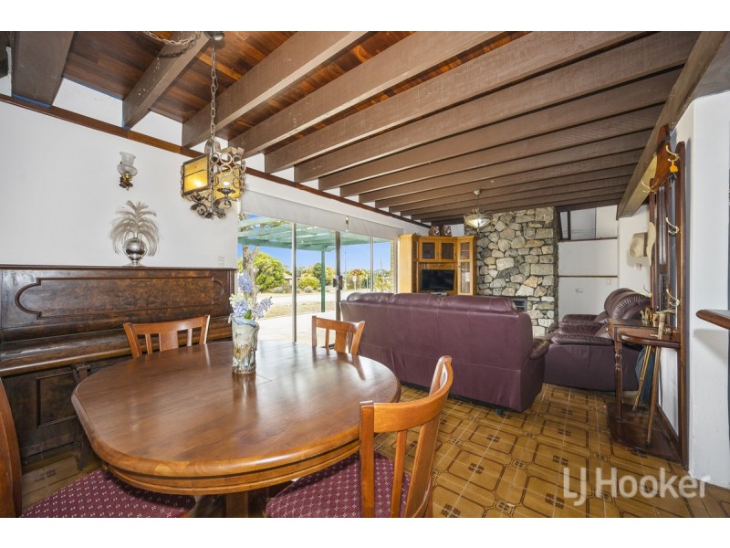 61 Moorpark Avenue, Yanchep WA 6035