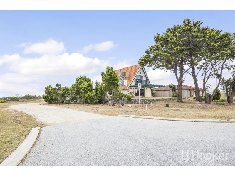 61 Moorpark Avenue, Yanchep WA 6035