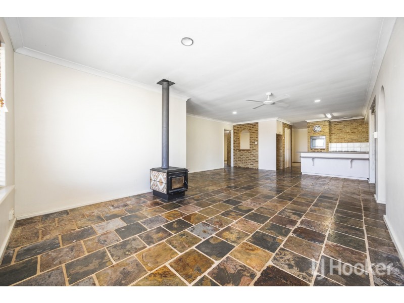 4 Chester Avenue, Two Rocks WA 6037