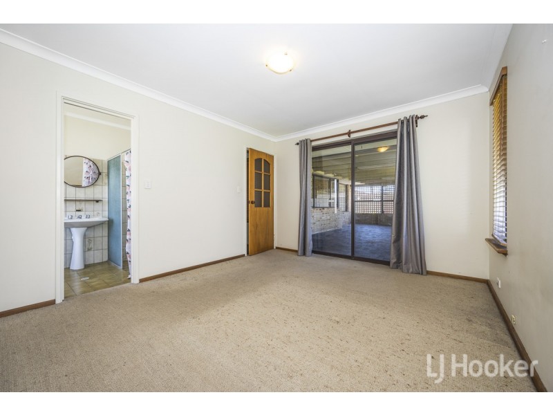 4 Chester Avenue, Two Rocks WA 6037