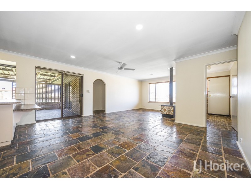 4 Chester Avenue, Two Rocks WA 6037