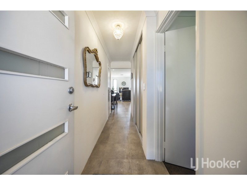 12 Cowaramup Loop, Two Rocks WA 6037