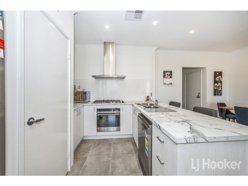 12 Cowaramup Loop, Two Rocks WA 6037