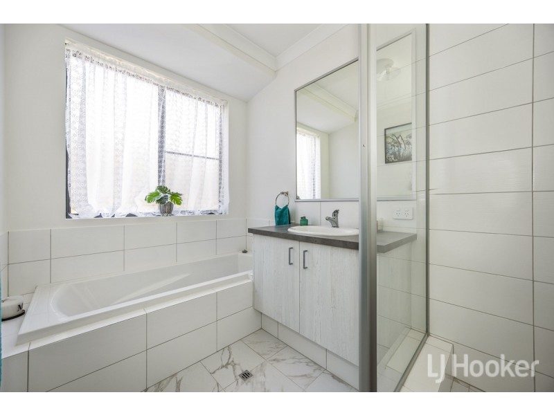 12 Cowaramup Loop, Two Rocks WA 6037