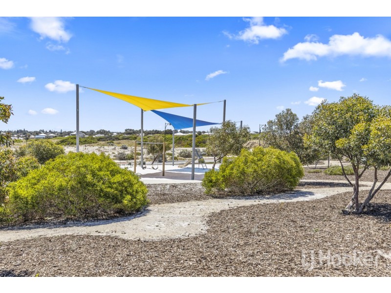 12 Cowaramup Loop, Two Rocks WA 6037