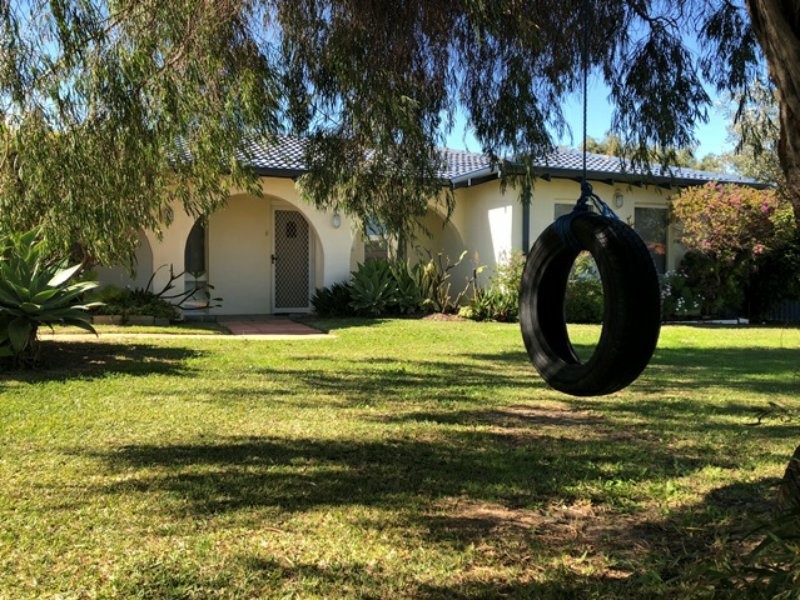 14 Blaxland Avenue, Two Rocks WA 6037