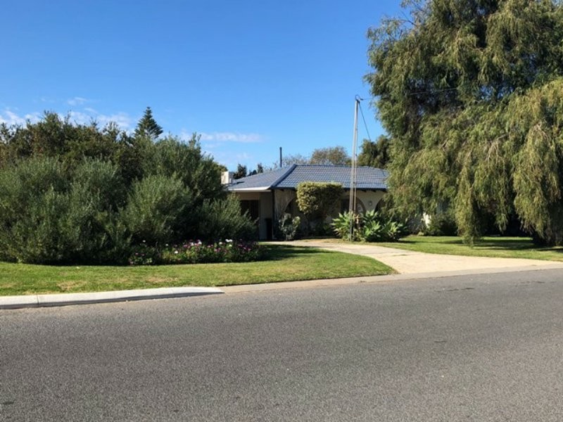 14 Blaxland Avenue, Two Rocks WA 6037