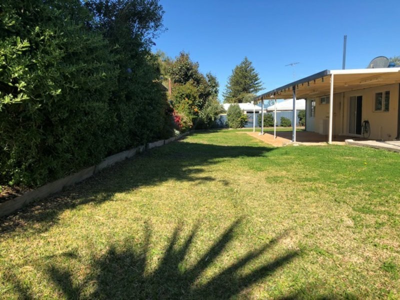 14 Blaxland Avenue, Two Rocks WA 6037