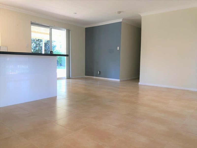 14 Blaxland Avenue, Two Rocks WA 6037