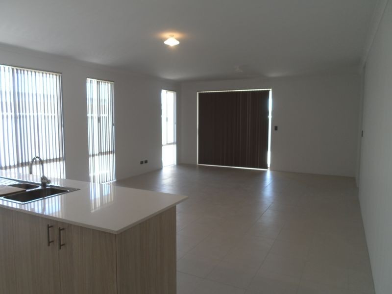 20 Waveski Street, Yanchep WA 6035