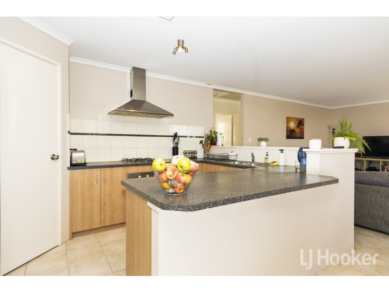 10 Kahana Parkway, Butler WA 6036