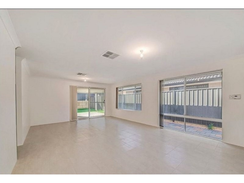 23 Avon Road, Yanchep WA 6035