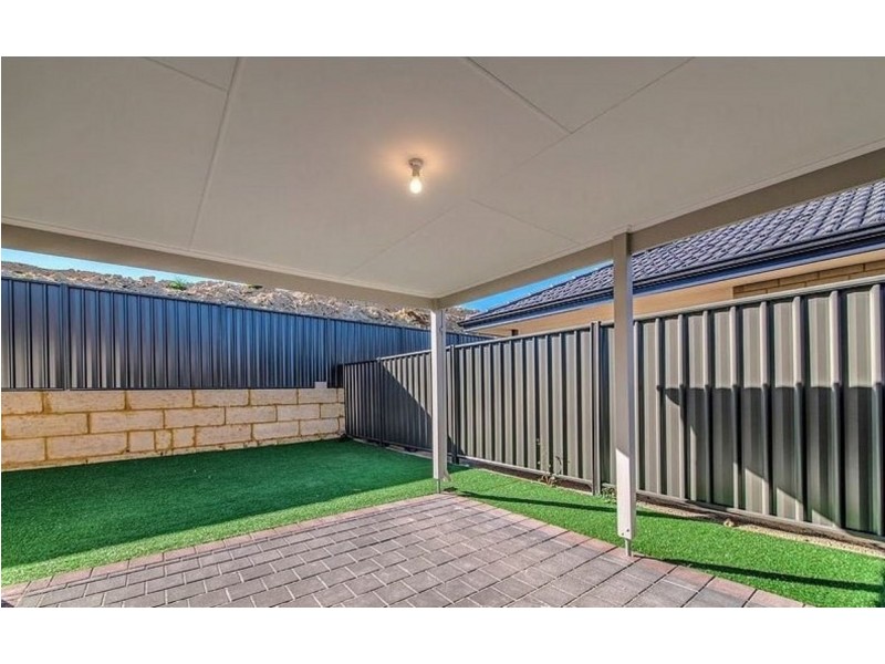 23 Avon Road, Yanchep WA 6035