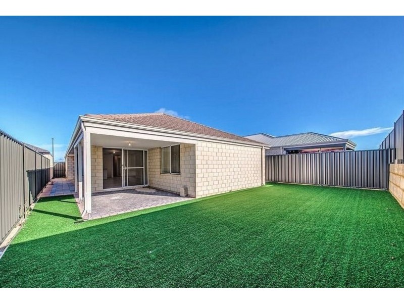23 Avon Road, Yanchep WA 6035
