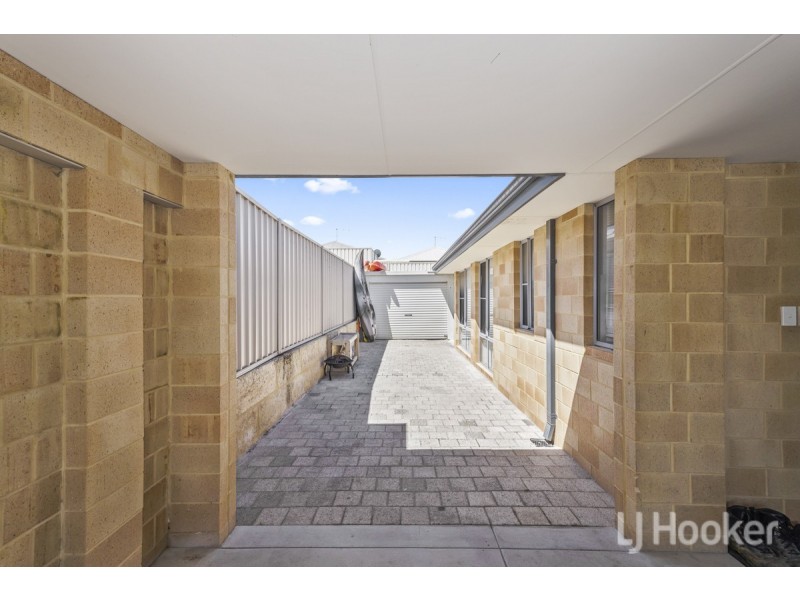 9 Cobbler Way, Two Rocks WA 6037