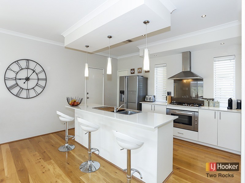 26 Tinsel Street, Yanchep WA 6035