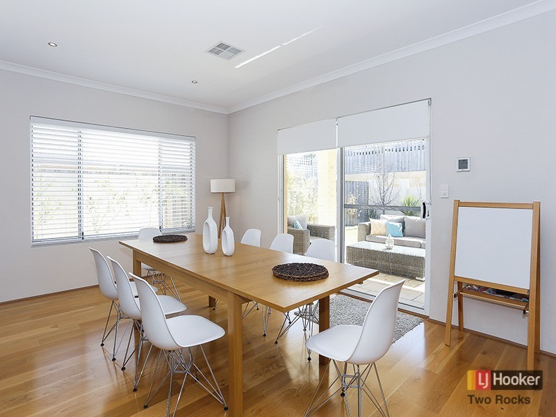 26 Tinsel Street, Yanchep WA 6035