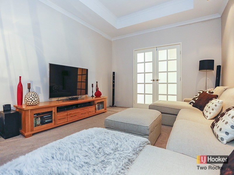 26 Tinsel Street, Yanchep WA 6035