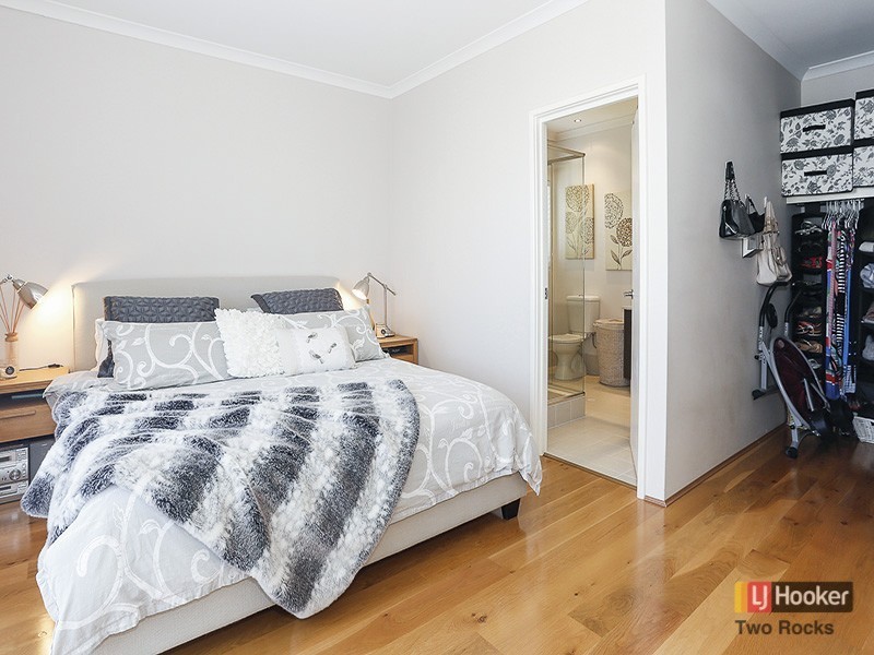 26 Tinsel Street, Yanchep WA 6035