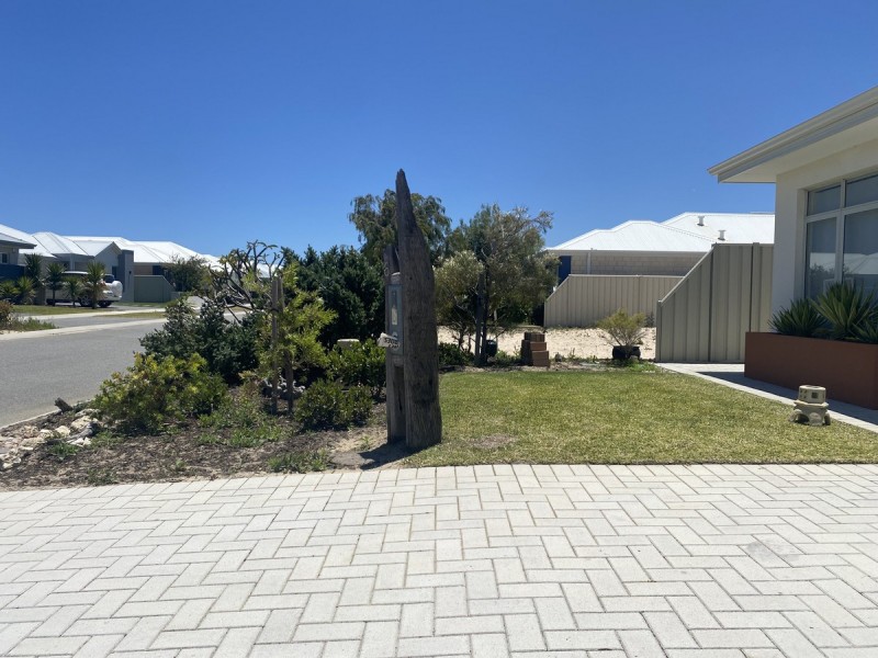 6 Waveski Street, Yanchep WA 6035