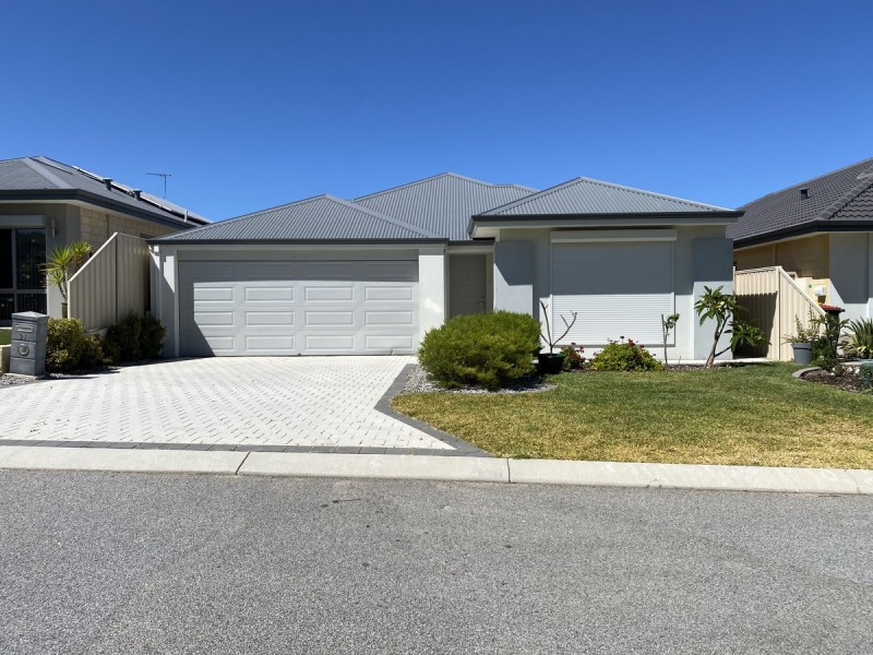 11 Grenadier Street, Two Rocks WA 6037