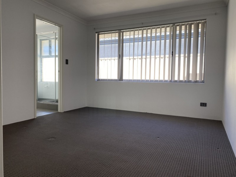 11 Grenadier Street, Two Rocks WA 6037