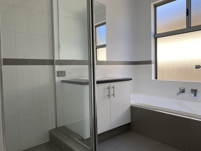 11 Grenadier Street, Two Rocks WA 6037