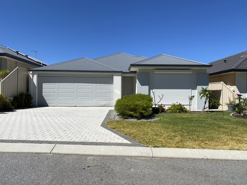 11 Grenadier Street, Two Rocks WA 6037