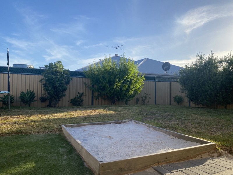 52 Blackwood Meander, Yanchep WA 6035