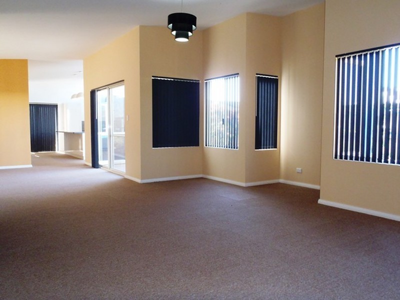 15 Breaker Street, Yanchep WA 6035