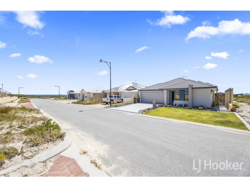 12 Cowaramup Loop, Two Rocks WA 6037