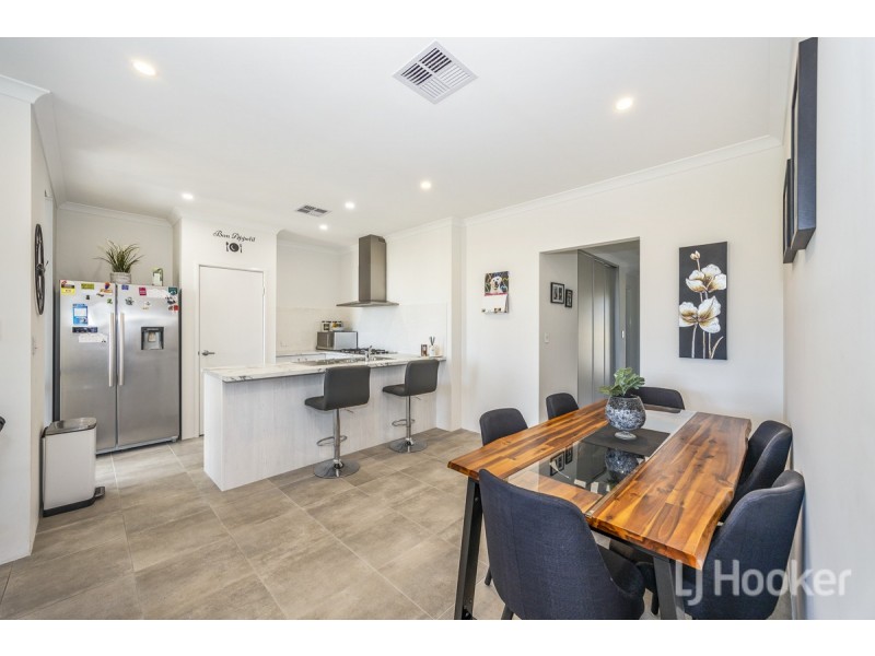 12 Cowaramup Loop, Two Rocks WA 6037