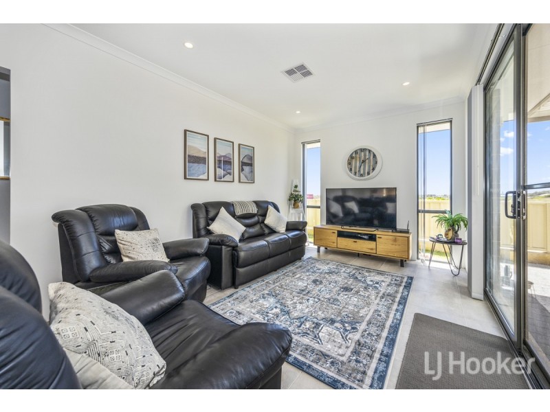 12 Cowaramup Loop, Two Rocks WA 6037