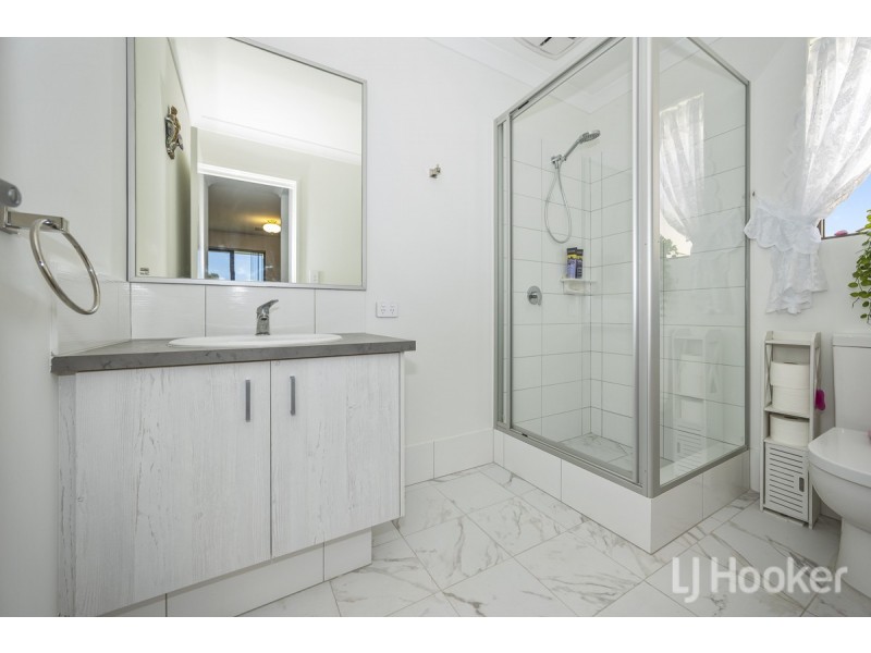 12 Cowaramup Loop, Two Rocks WA 6037