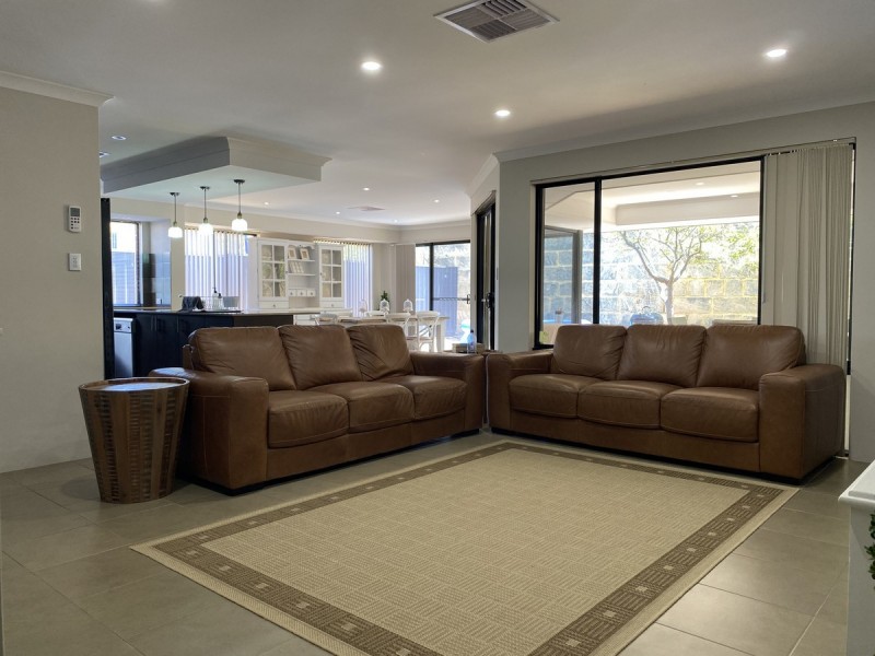 6 Tarwhine Turn, Yanchep WA 6035