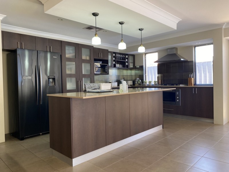 6 Tarwhine Turn, Yanchep WA 6035