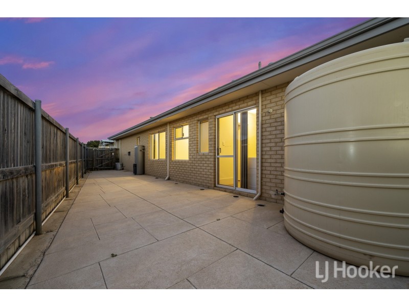 23 Tinsel Street, Yanchep WA 6035