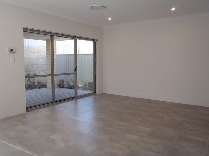 87 Seaside Avenue, Yanchep WA 6035